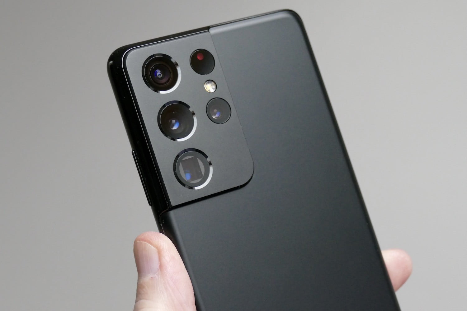 Top 6 Phones With Best Cameras In US Latest 2021 Phonebolee best-vivo-phones-june-12gb-ram-5000mah-battery-50mp-cameras